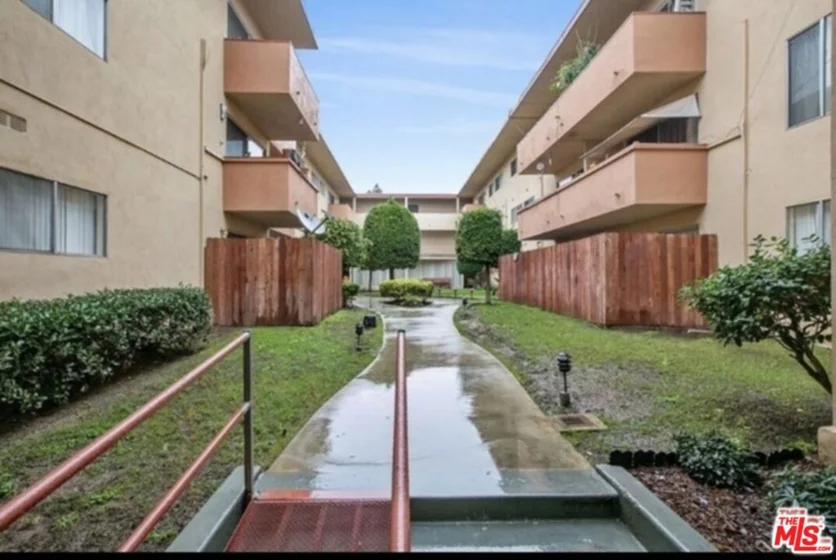 855 Victor Avenue #210 photo 14