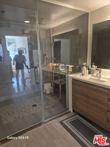 3785 Wilshire Boulevard #703 photo 4