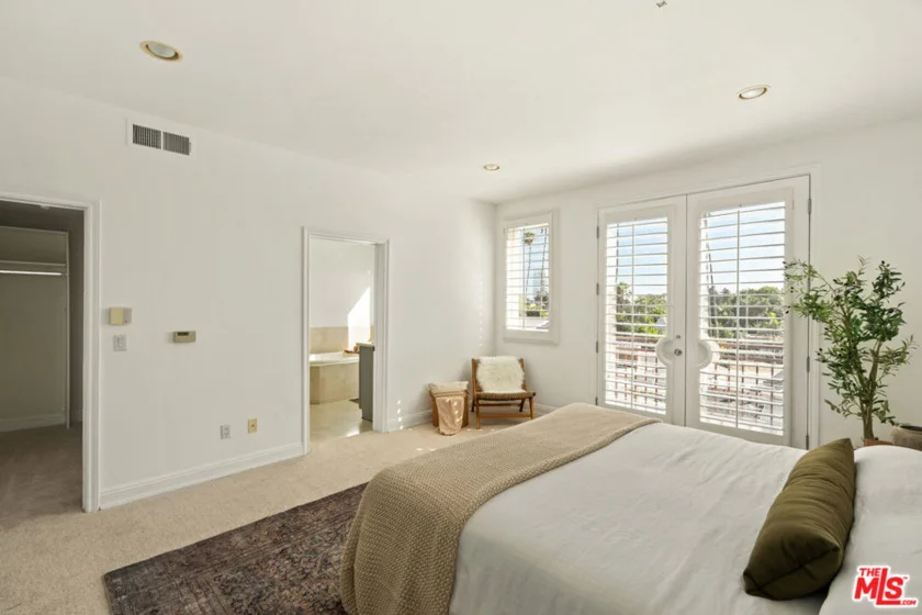11982 Mayfield Avenue #D photo 23