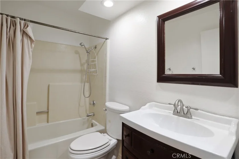 1676 Sumac photo 13