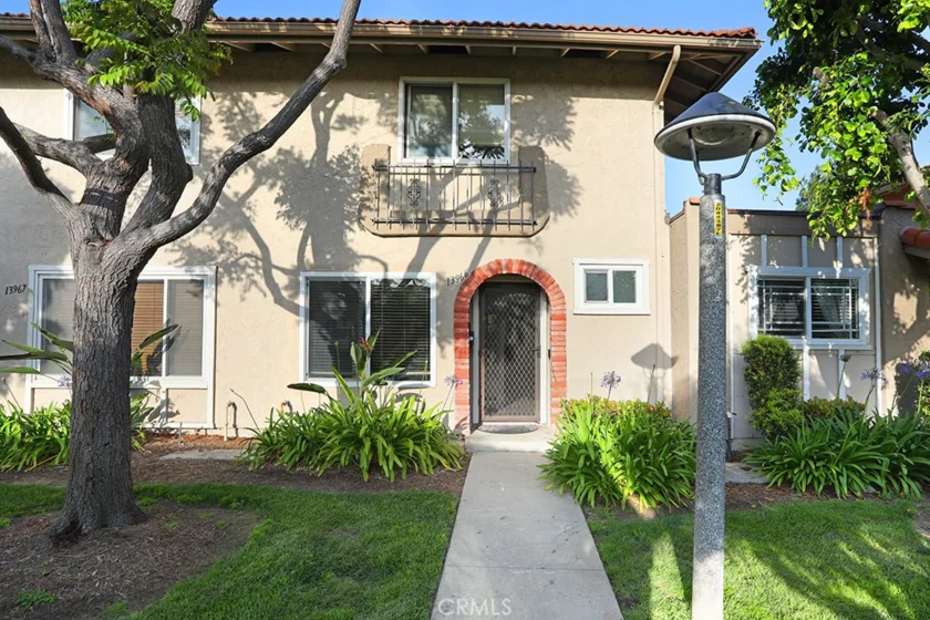 13966 La Jolla photo 1