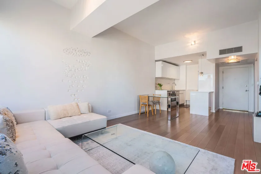 10501 Wilshire Boulevard #1904 photo 11