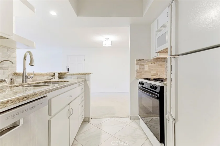 460 Oak Street #203 photo 5