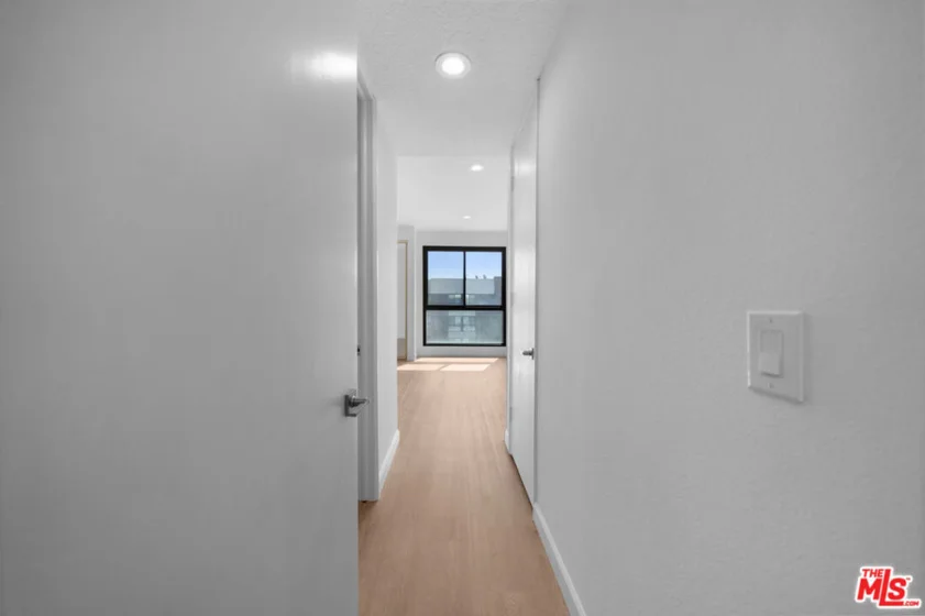 4477 Wilshire Boulevard #308 photo 22