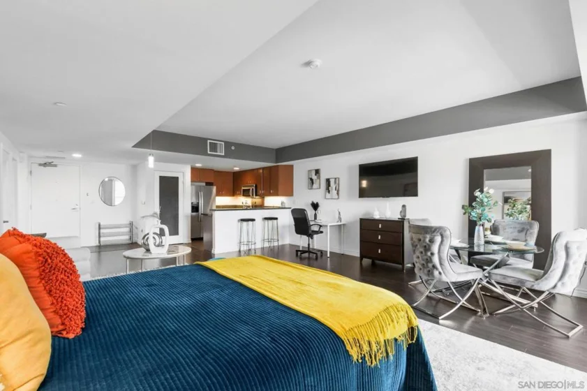 875 G Street #512 photo 10