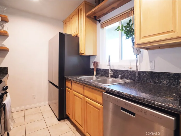 453 Almond Avenue #6 photo 12
