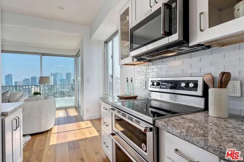 10501 Wilshire Boulevard #1810 photo 26