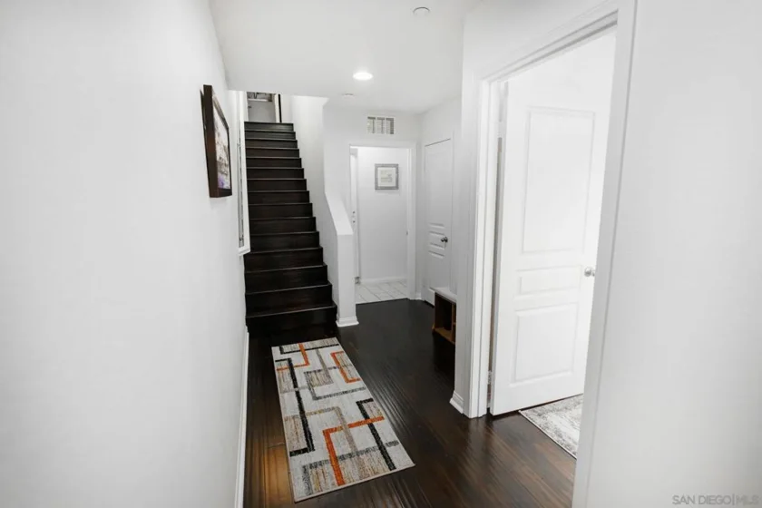 810 Harbor Cliff Way #230 photo 36