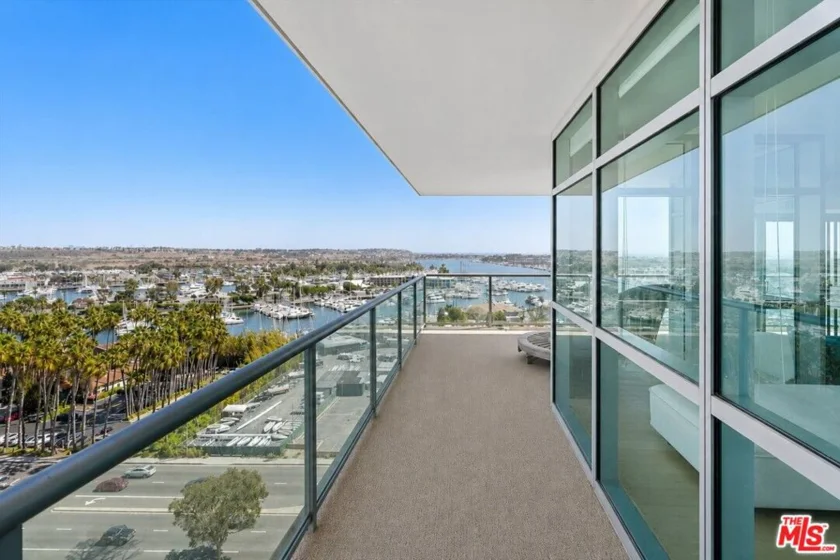 13700 Marina Pointe Drive #1401 photo 7
