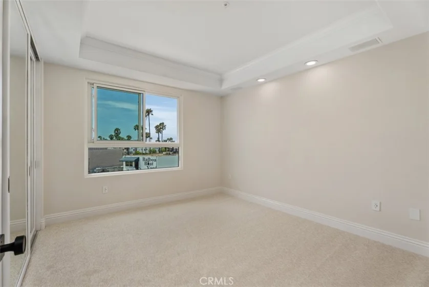 2600 Newport photo 25
