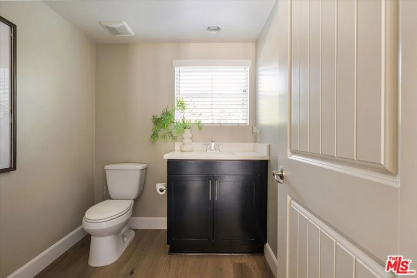 628 Seabright Circle photo 5
