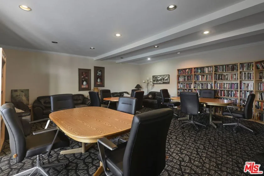 4949 Genesta Avenue #111 photo 14