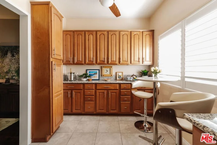 15023 Sherman Way #E photo 11