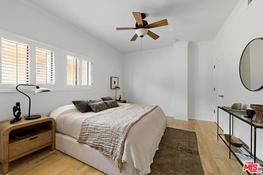 828 N Hudson Avenue #214 photo 8