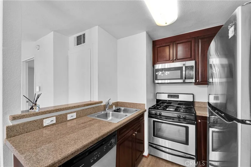 5535 Canoga #332 photo 5