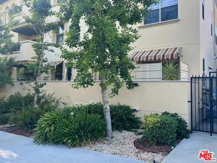 5037 Rosewood Avenue #101 photo 30