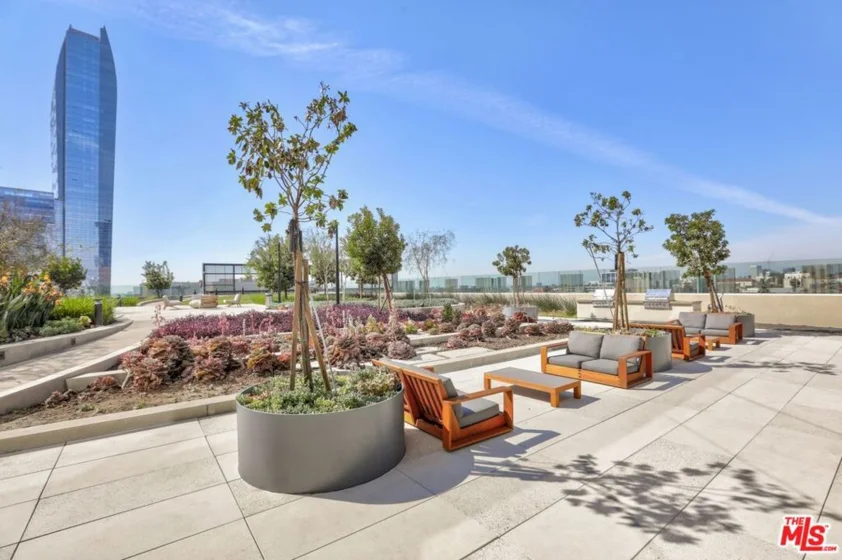 889 Francisco Street #909 photo 12