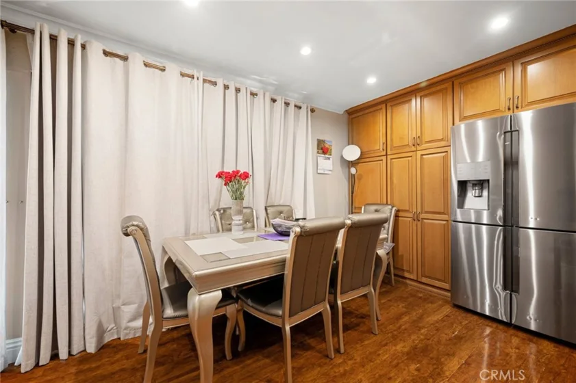 543 W Stocker Street #14 photo 7