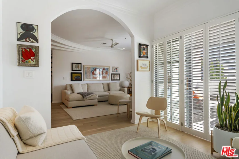 12603 Moorpark Street #306 photo 28