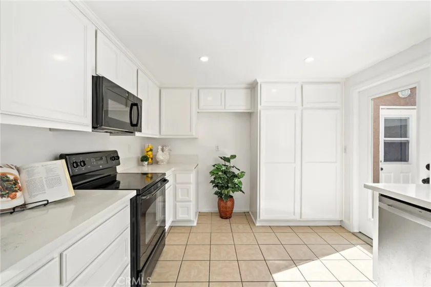 4902 Pearce photo 13