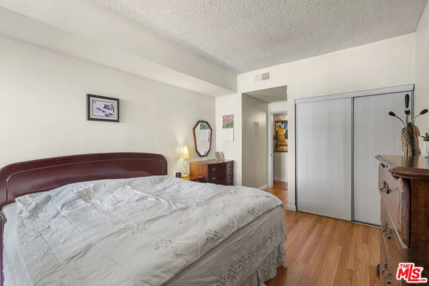 729 S Hobart Boulevard #40 photo 4