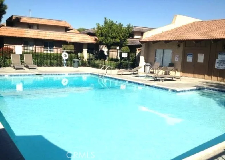 1008 Las Lomas Unit C photo 9