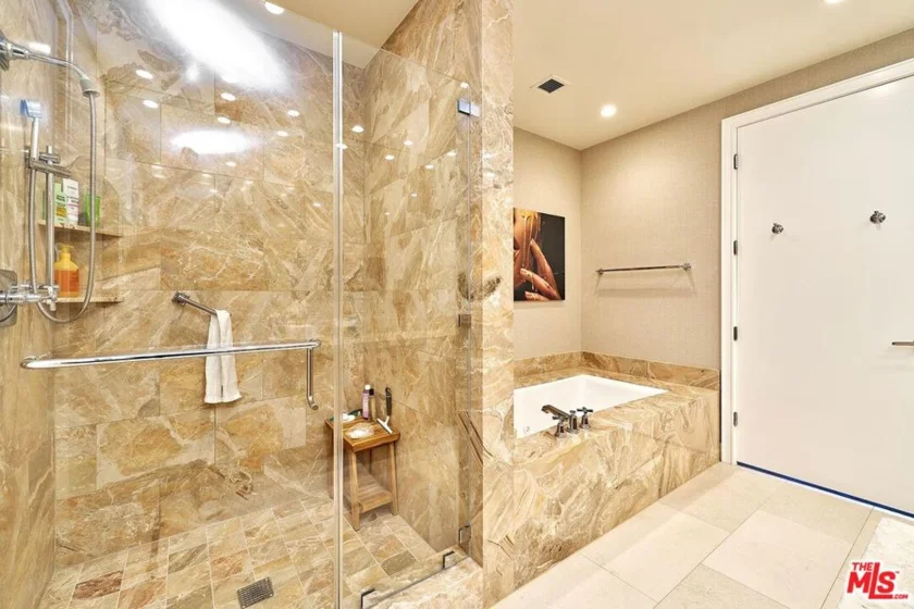 10776 Wilshire Boulevard #603 photo 38