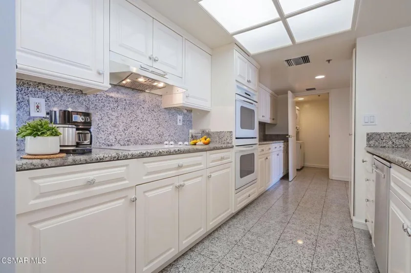 10660 Wilshire Boulevard #410 photo 32