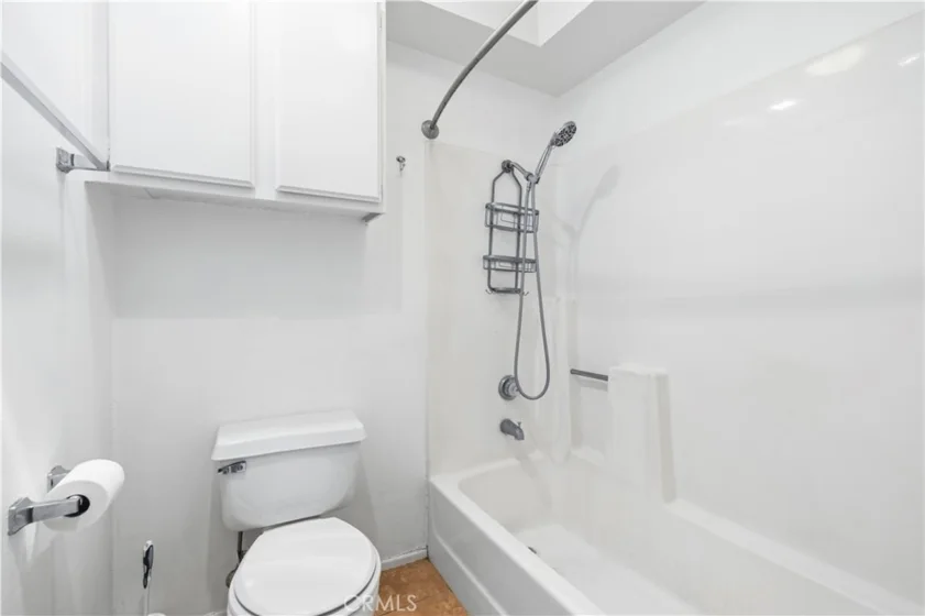 5143 Bakman Avenue #320 photo 23