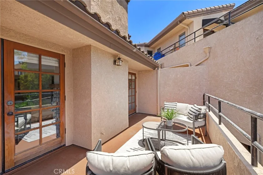 251 Calliope Street photo 6
