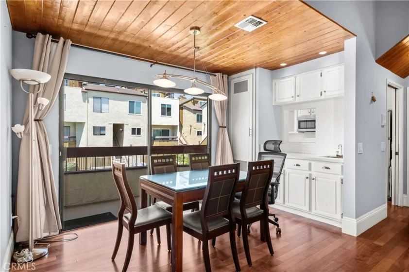 1022 S Marengo #5 photo 7