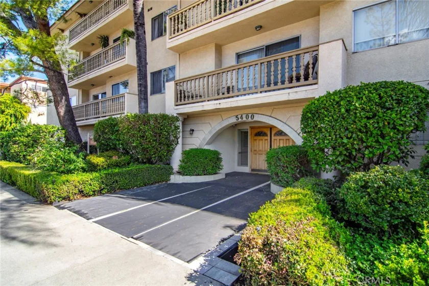 5400 Lindley Avenue #101 photo 4