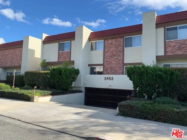 2452 Chelsea Place #M photo 1