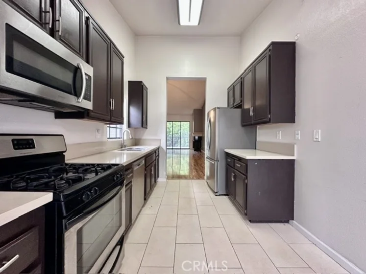 2542 W Macarthur photo 7