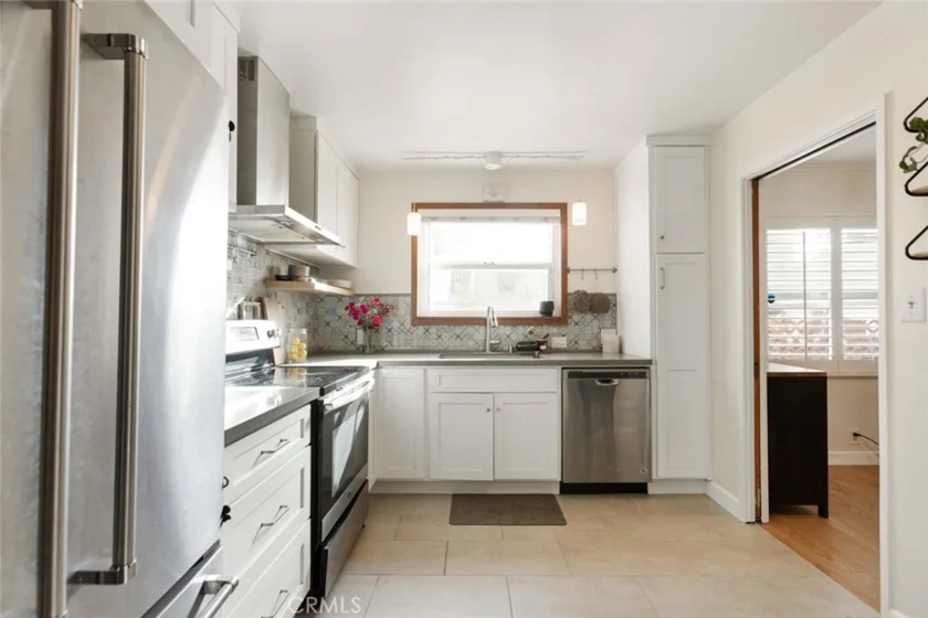 1023 E 1st Street #19 photo 5