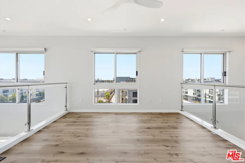 4140 Glencoe Avenue #516 photo 17