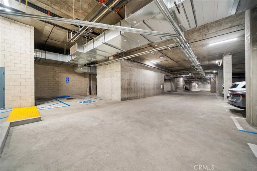 709 E Walnut Street #220 photo 15