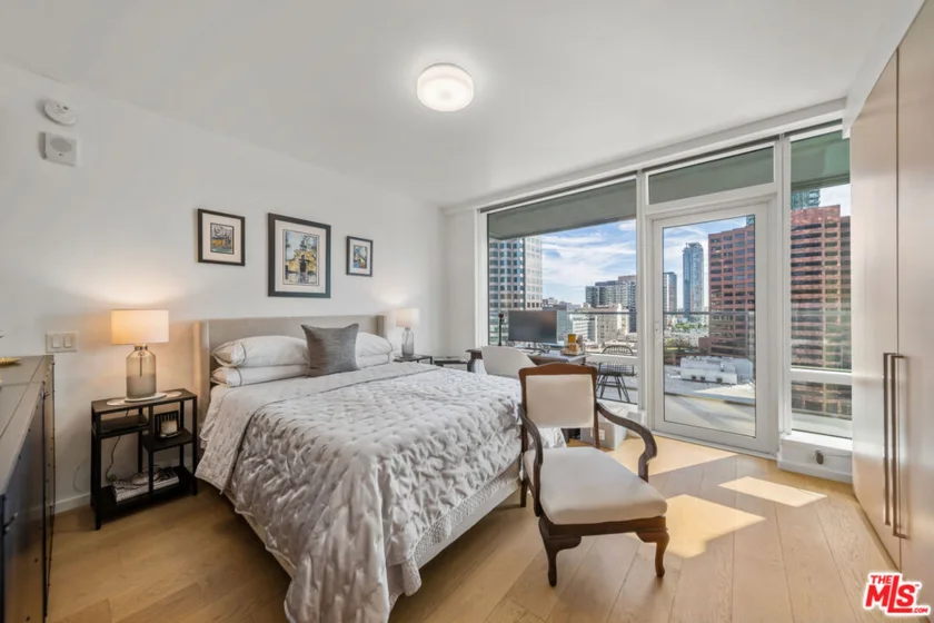 877 Francisco Street ##1715 photo 10