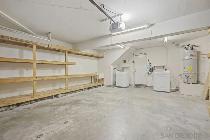 1721 Maxwell #B photo 18