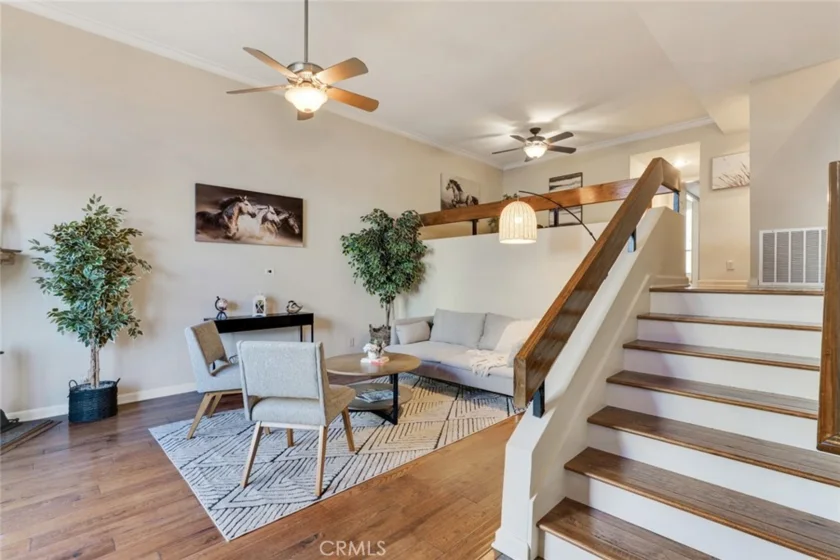 1008 W Riverside Drive #34 photo 1