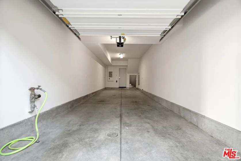 2111 N Cahuenga Boulevard #11 photo 34