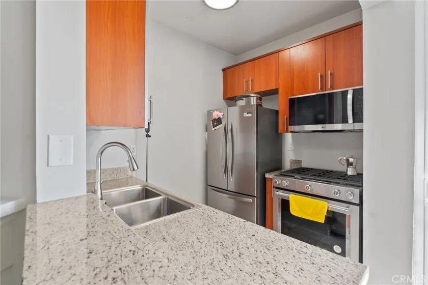 620 S Gramercy Place #412 photo 39