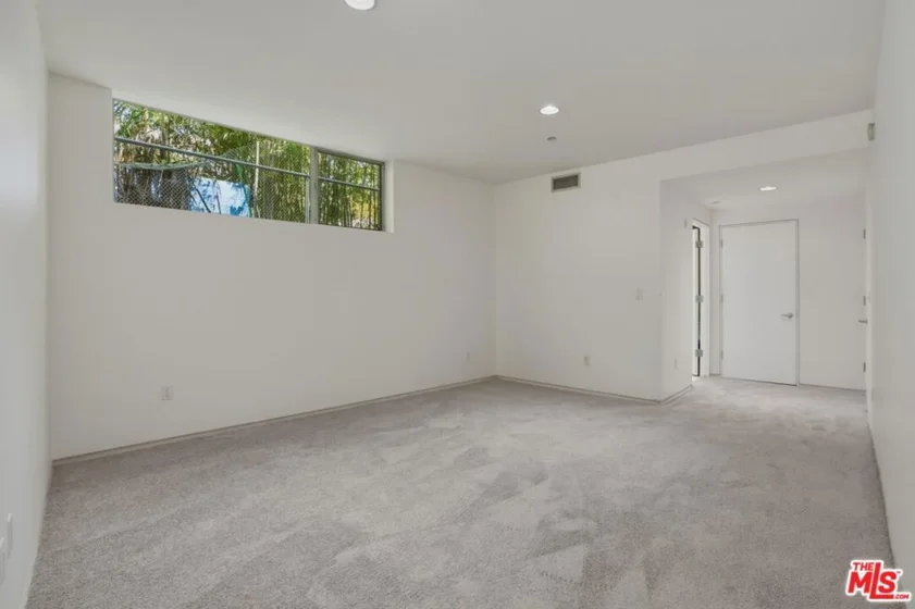 825 N Kings Road #1 photo 16