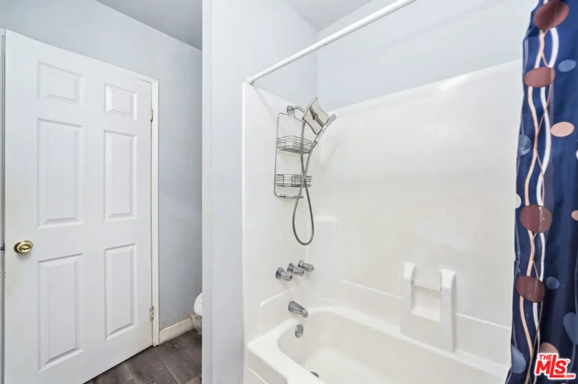 8800 Cedros Avenue #212 photo 20