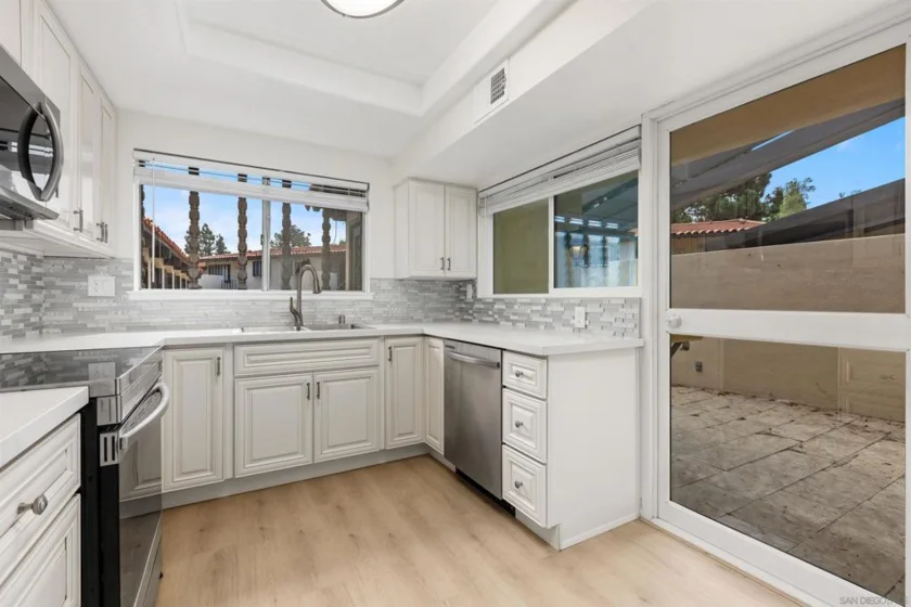 17031 Bernardo Center Drive photo 32