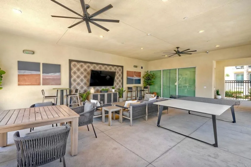 437 Carina Glen photo 30