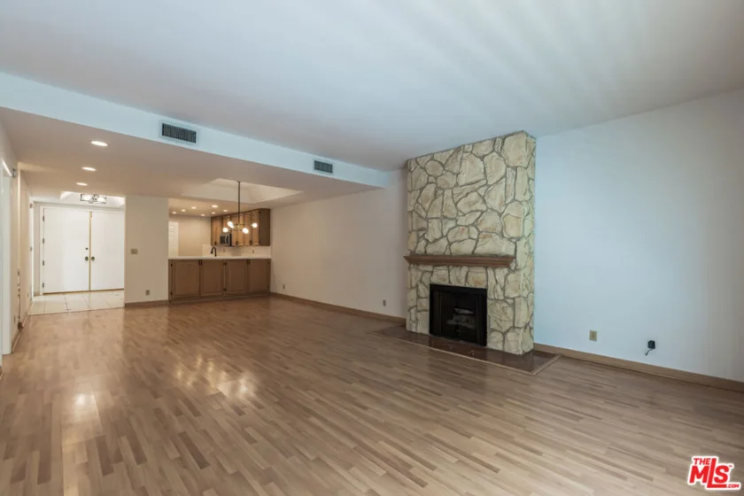 1930 S Beverly Glen Boulevard #306 photo 34