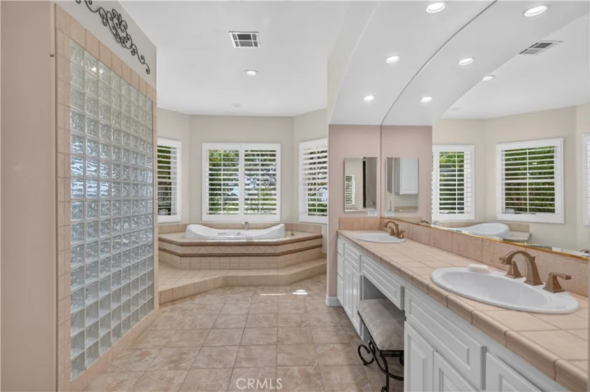 21100 Paseo Montana photo 26