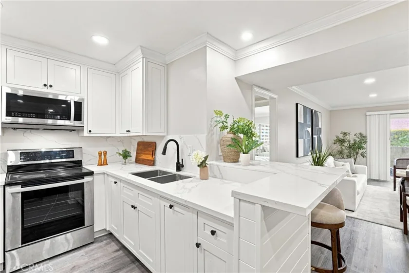 278 N Wilshire #108 photo 10