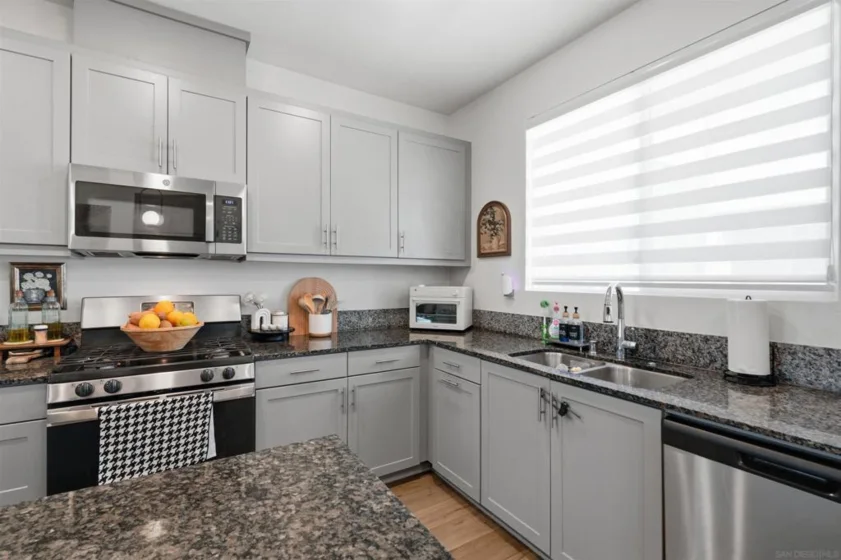 5491 Seacliff Place #108 photo 53